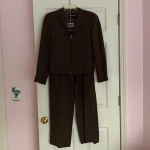 Silk pants suit by Giorgio Armani. Size 6